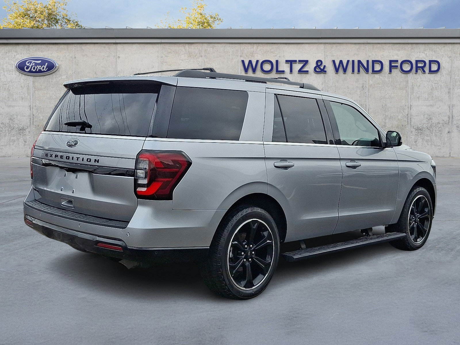 Certified 2022 Ford Expedition Limited image 4