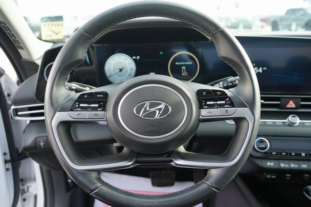 Used 2023 Hyundai Elantra Limited image 20