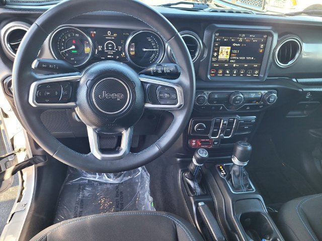 Used 2023 Jeep Wrangler Unlimited Rubicon 4xe AWD/4WD image 9