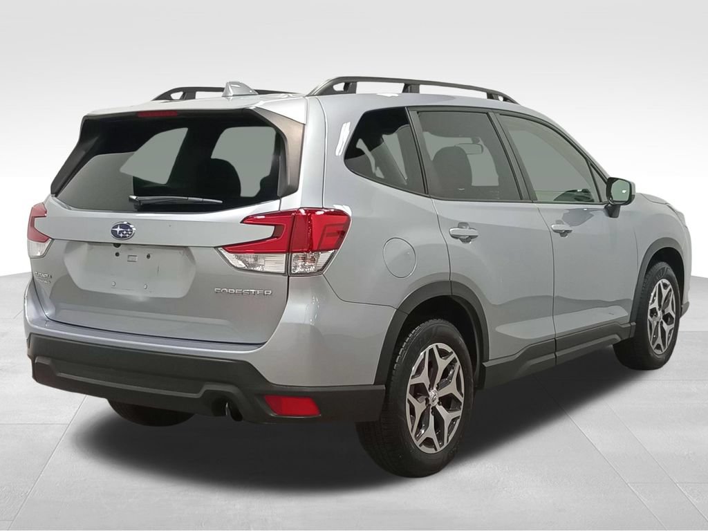 Used 2022 Subaru Forester Premium AWD/4WD image 3