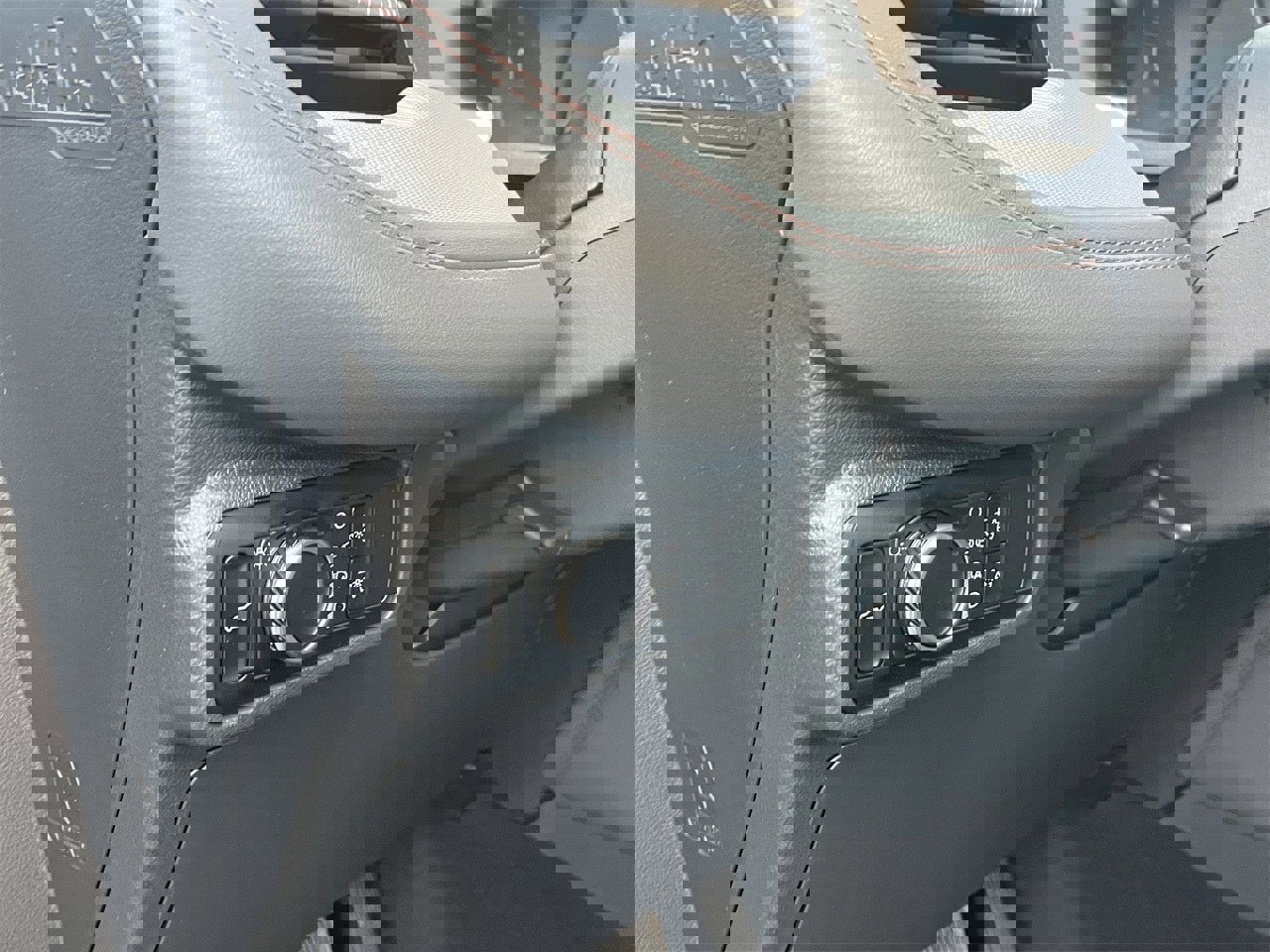 Certified 2025 Ford Explorer Active image 24