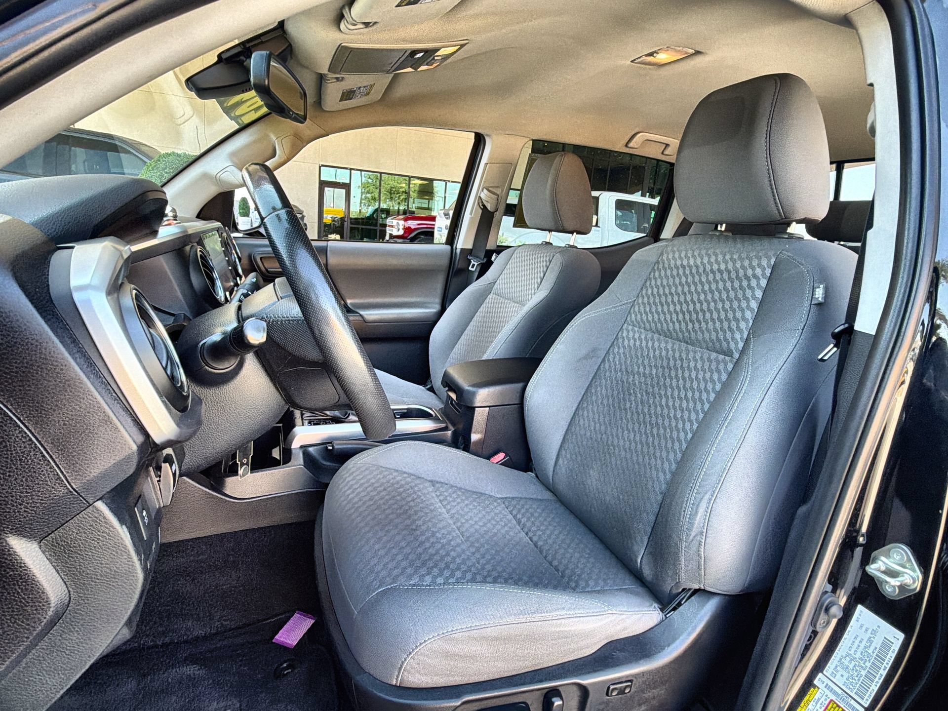 Used 2020 Toyota Tacoma SR5 RWD image 11