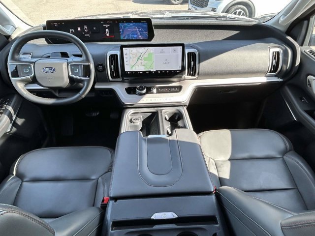 Certified 2025 Ford Expedition Active AWD/4WD image 4