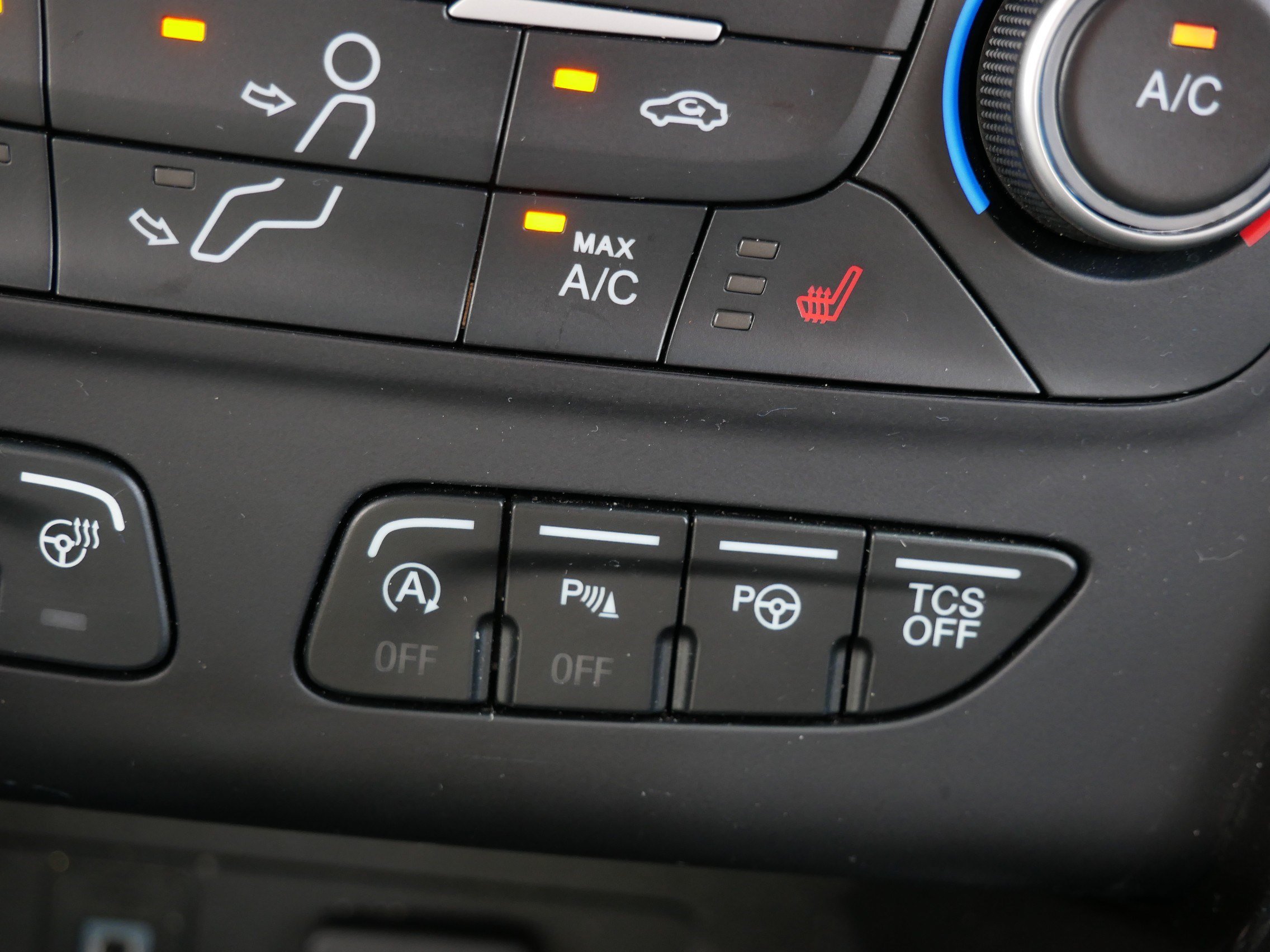 Certified 2019 Ford Escape Titanium AWD/4WD image 30