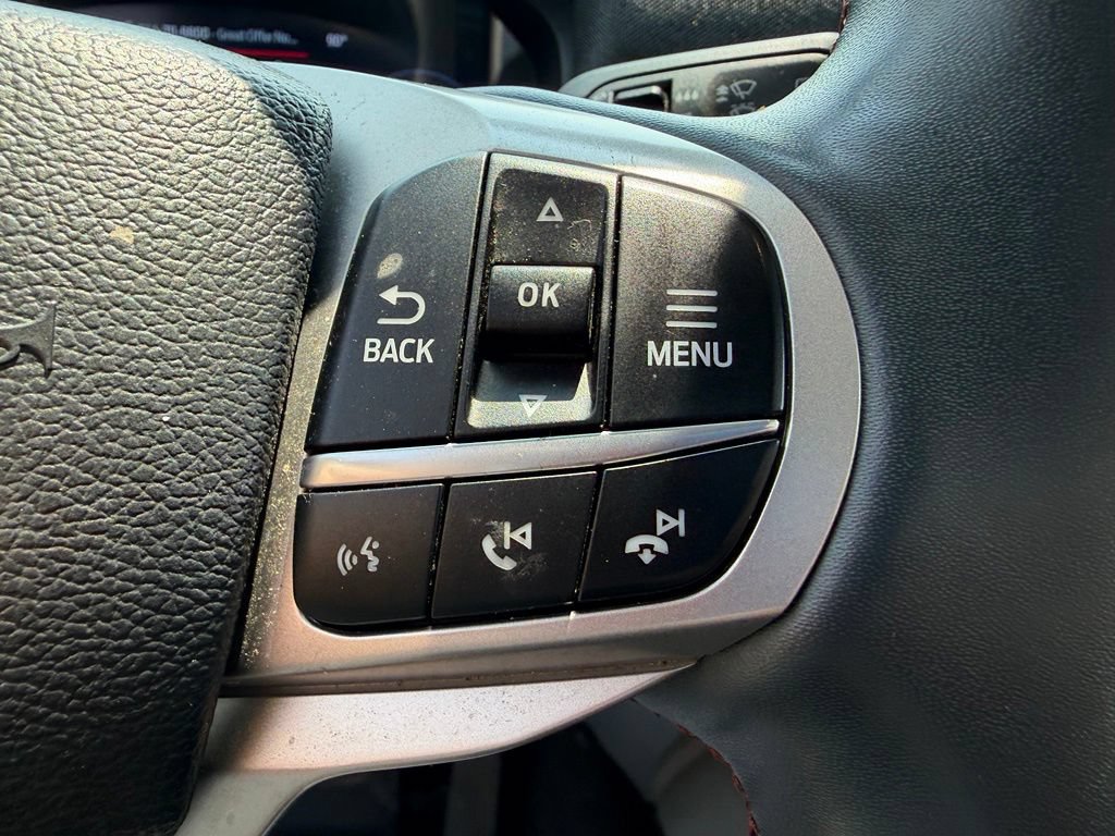 Certified 2025 Ford Explorer Active w/ Active Comfort Package AWD/4WD image 13