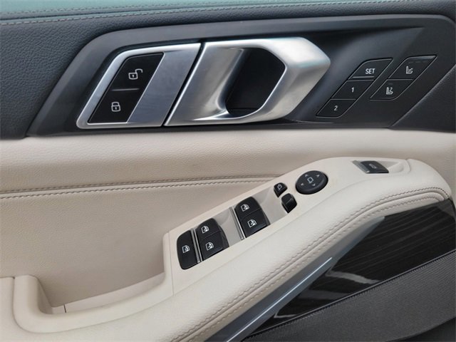 Used 2020 BMW X5 xDrive40i w/ Premium Package image 16