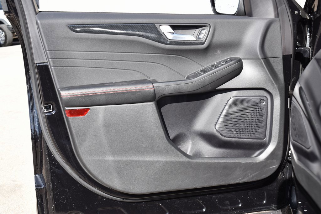 Certified 2023 Ford Escape ST-Line w/ Tech Pack #1 image 8