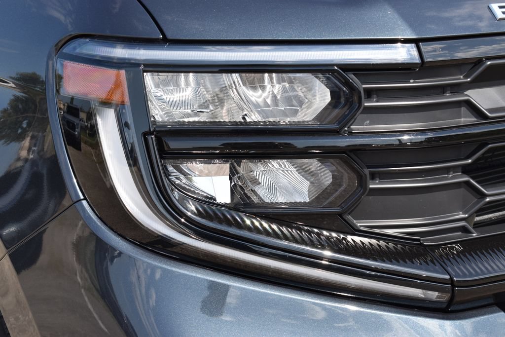 Certified 2025 Ford Expedition Active AWD/4WD image 4