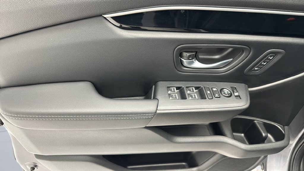 Used 2025 Honda Pilot Touring image 12