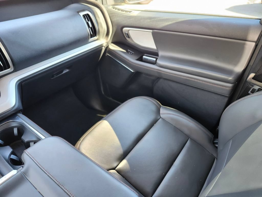 Certified 2025 Ford Expedition Active RWD image 15