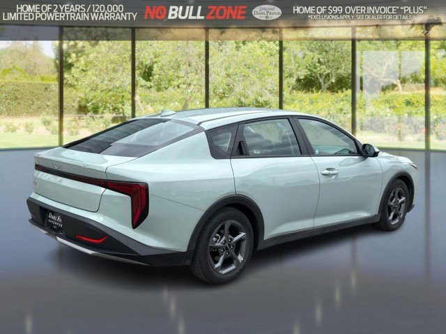 Used 2025 Kia K4 FWD image 5