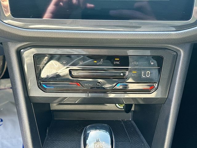 Used 2022 Volkswagen Tiguan SE image 17