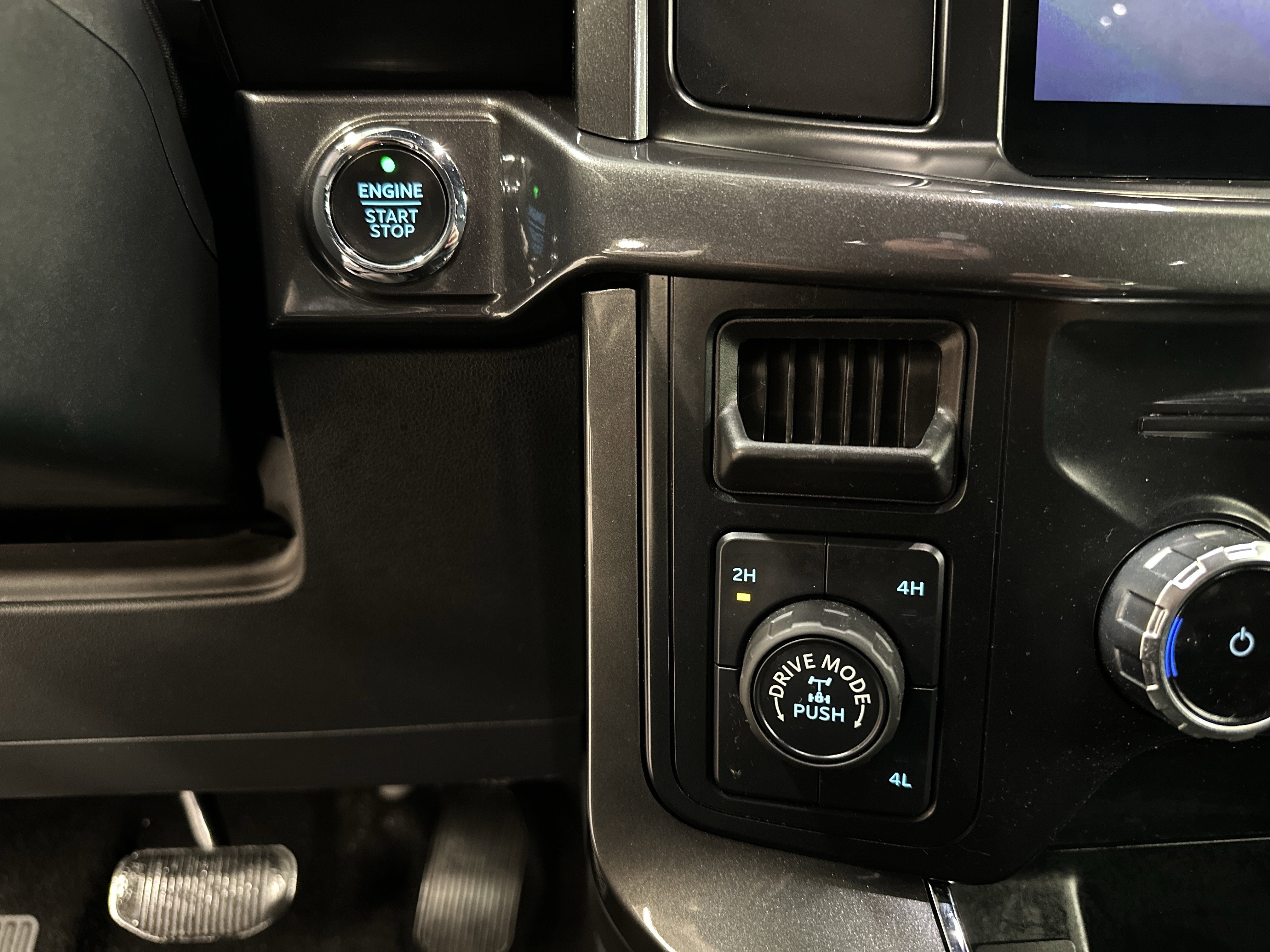 Certified 2023 Ford F150 XLT w/ Equipment Group 302A High image 31