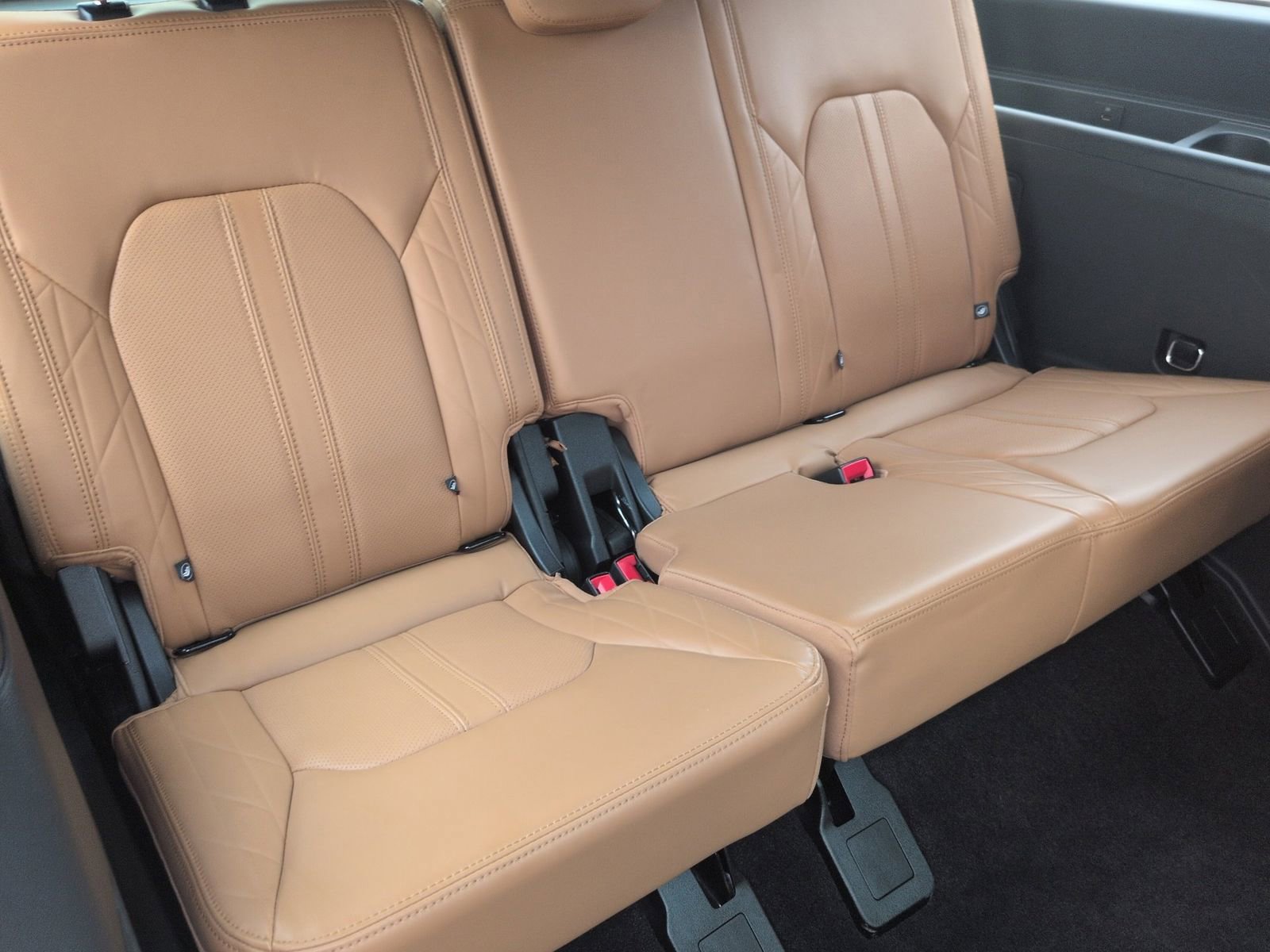 Certified 2022 Ford Expedition Max Platinum image 26