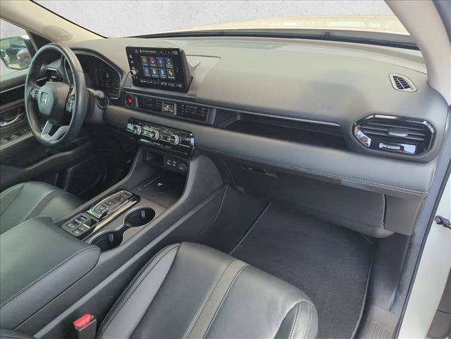 Used 2025 Honda Pilot Touring image 24