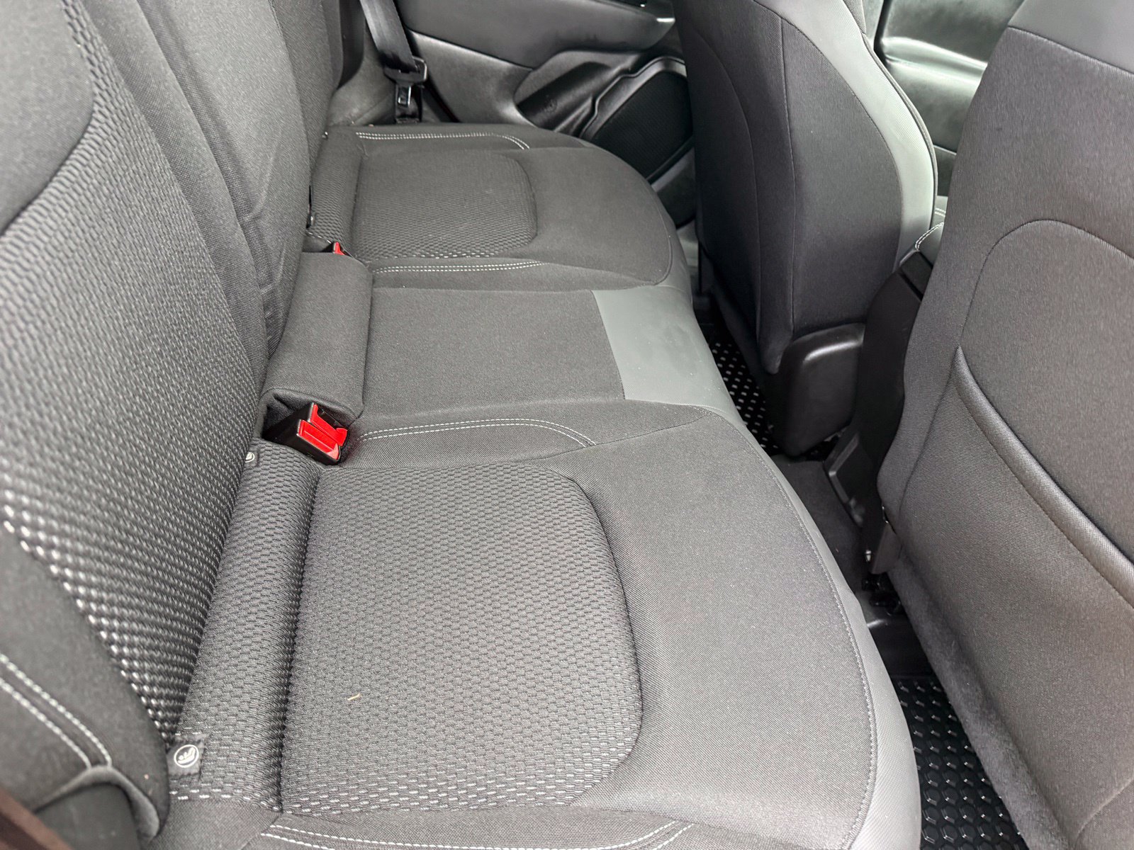 Used 2023 Jeep Renegade Altitude AWD/4WD image 19
