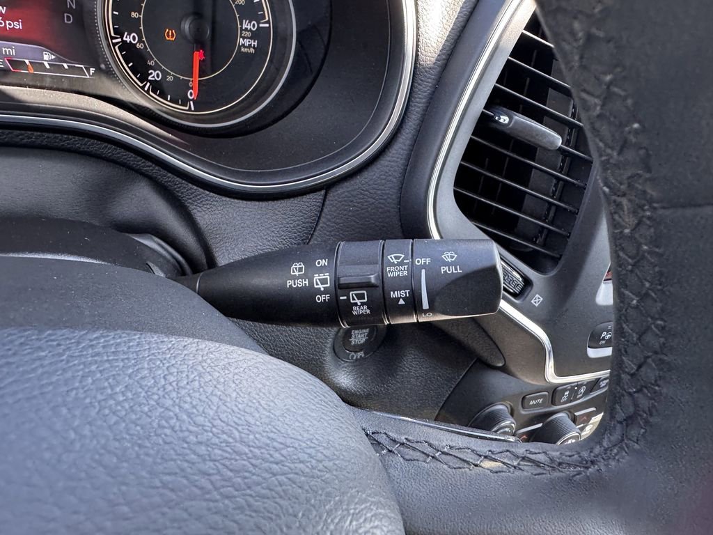 Used 2023 Jeep Cherokee Altitude Lux image 15