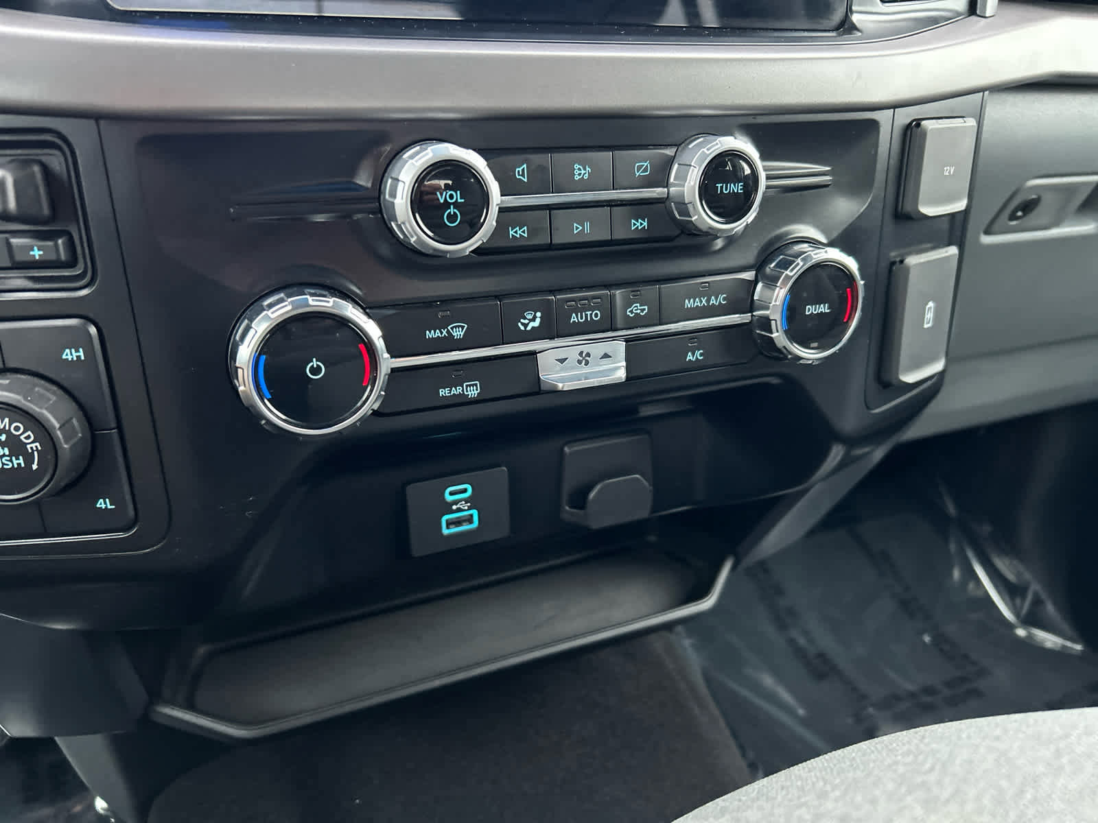 Certified 2024 Ford F150 XLT w/ Tow/Haul Package image 21