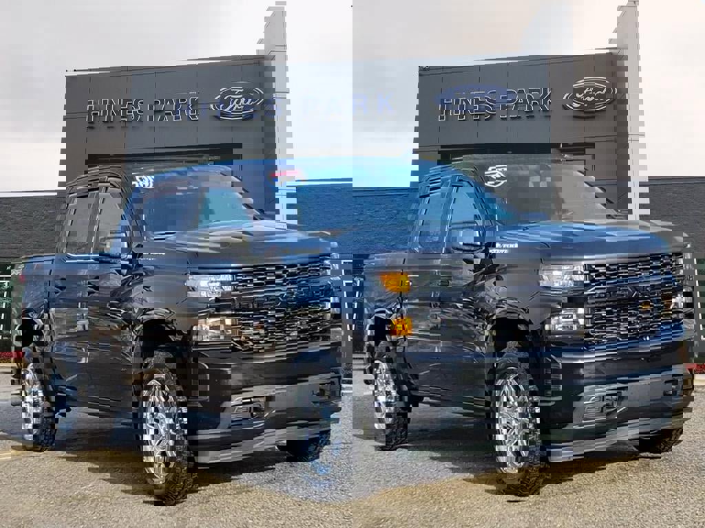 Used 2019 Chevrolet Silverado 1500 Custom w/ Custom Value Package image 1