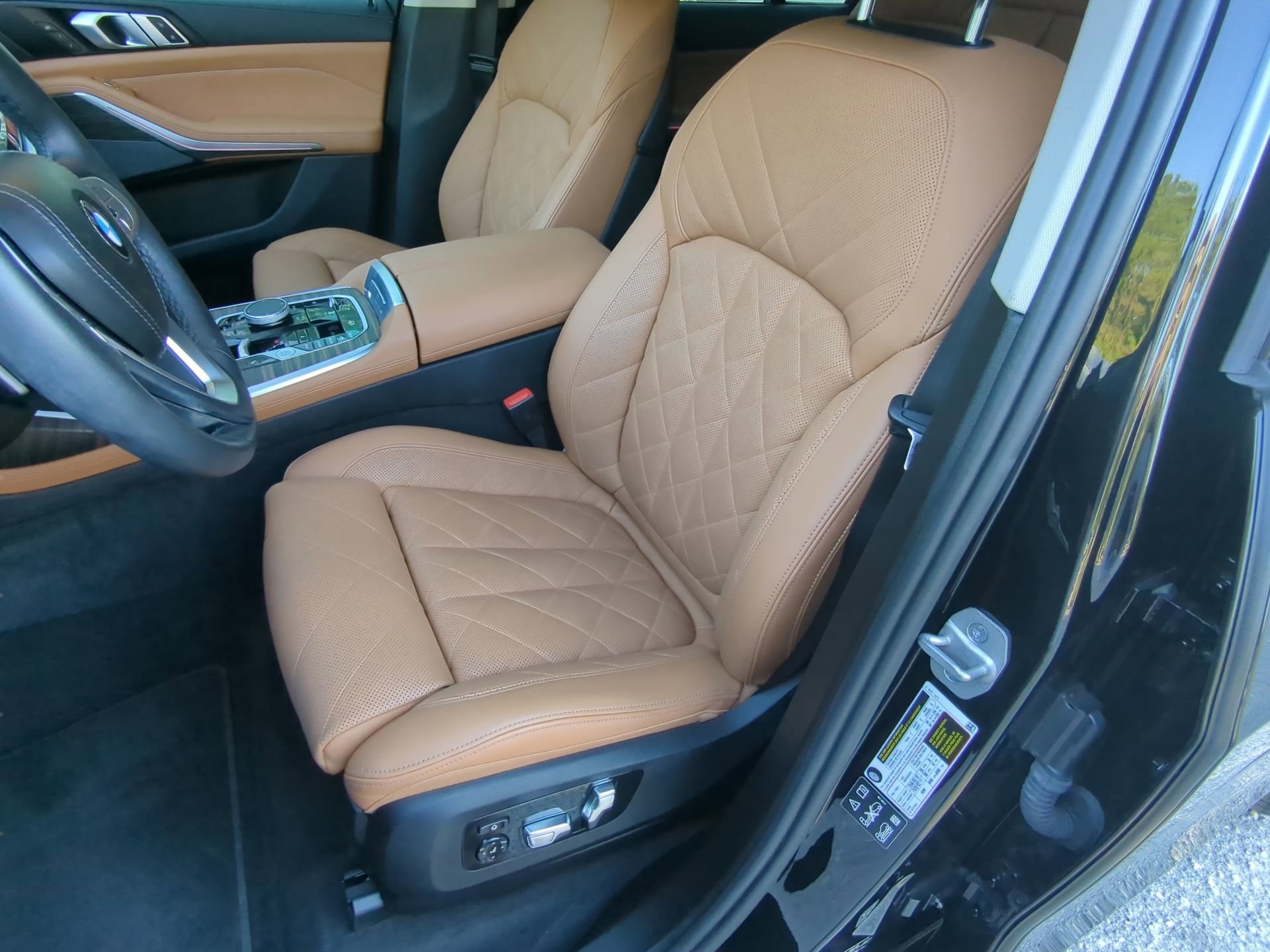 Used 2025 BMW X7 xDrive40i w/ Premium Package AWD/4WD image 58