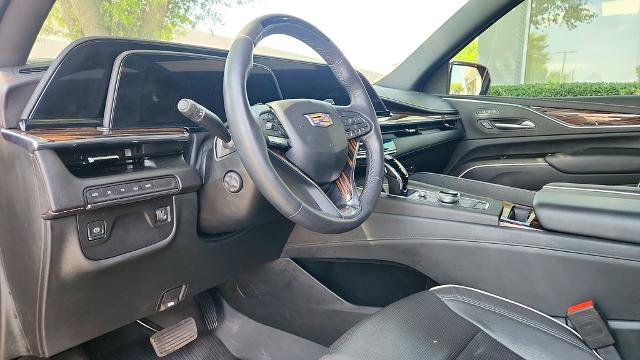 Used 2024 Cadillac Escalade Premium Luxury image 9