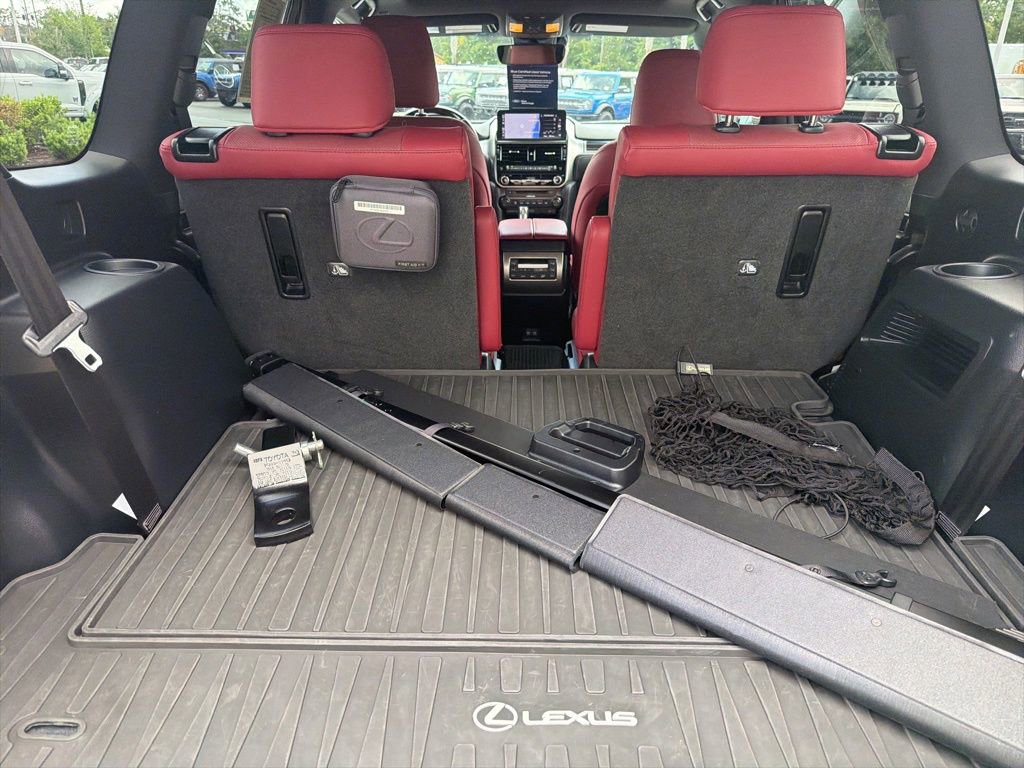 Used 2023 Lexus GX 460 Premium w/ Accessory Package AWD/4WD image 9