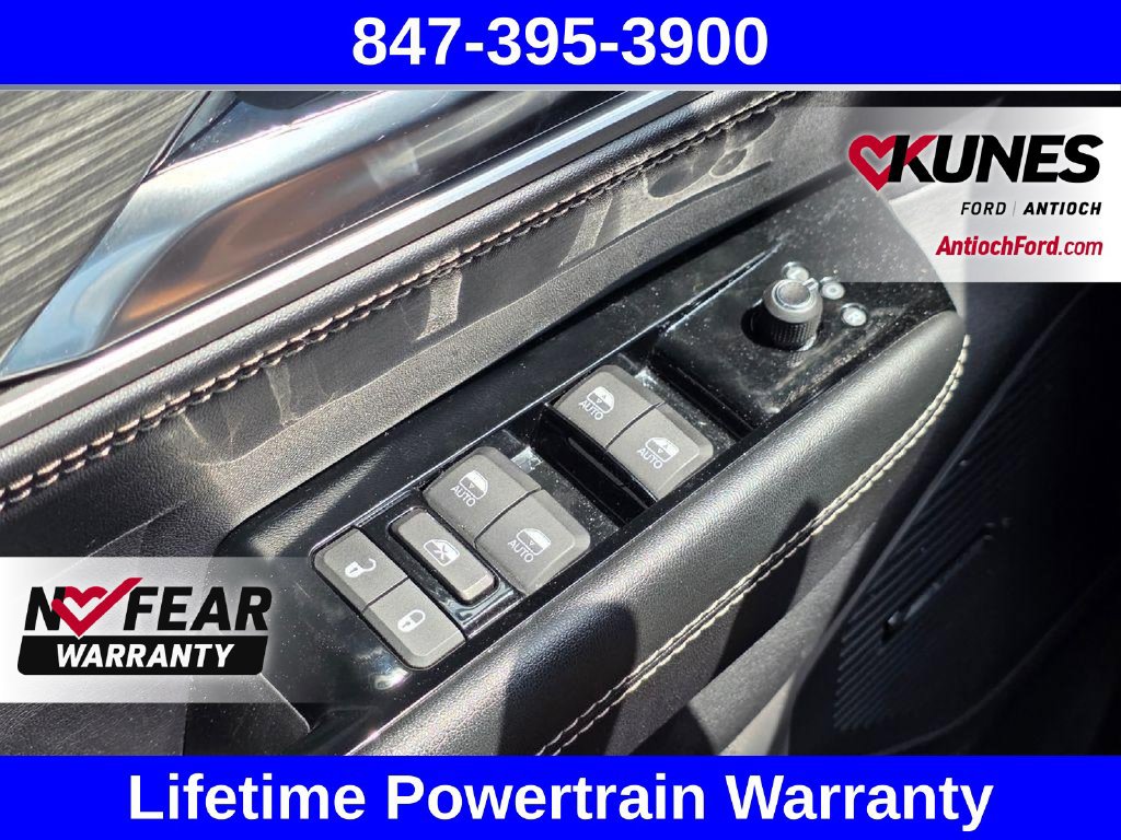 Used 2024 Jeep Wagoneer L Series II w/ Flexible Seating Group AWD/4WD image 46