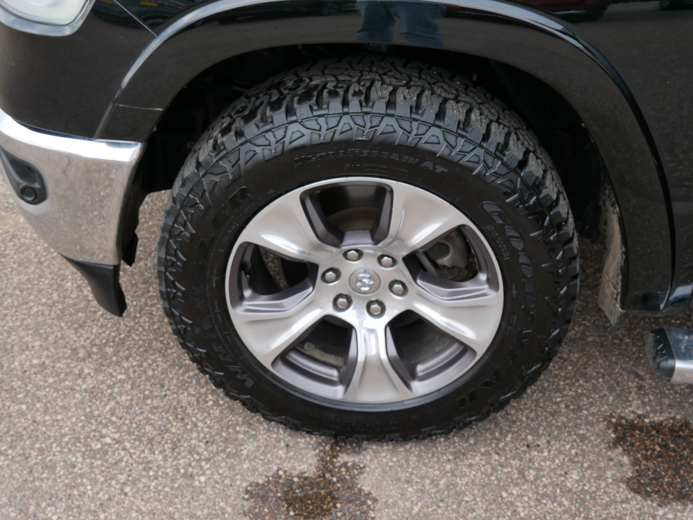 Used 2020 RAM 1500 Laramie AWD/4WD image 15