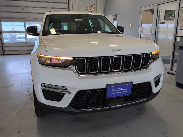 Used 2023 Jeep Grand Cherokee Limited AWD/4WD image 40