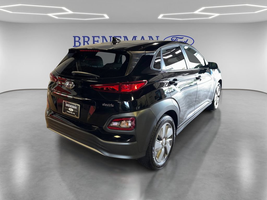 Used 2021 Hyundai Kona Limited w/ Cargo Package FWD image 6