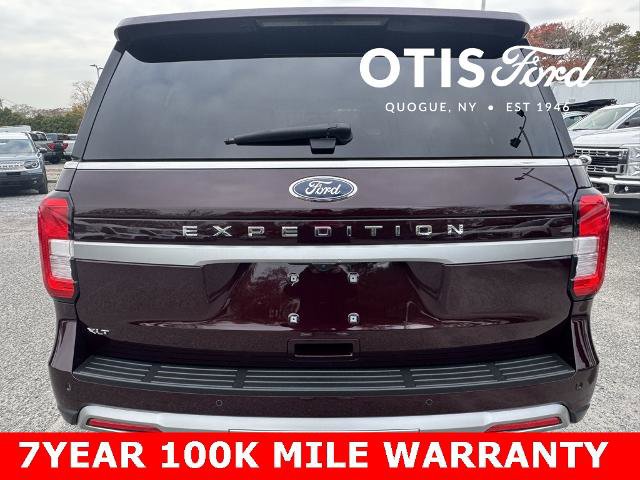 Certified 2024 Ford Expedition XLT image 3