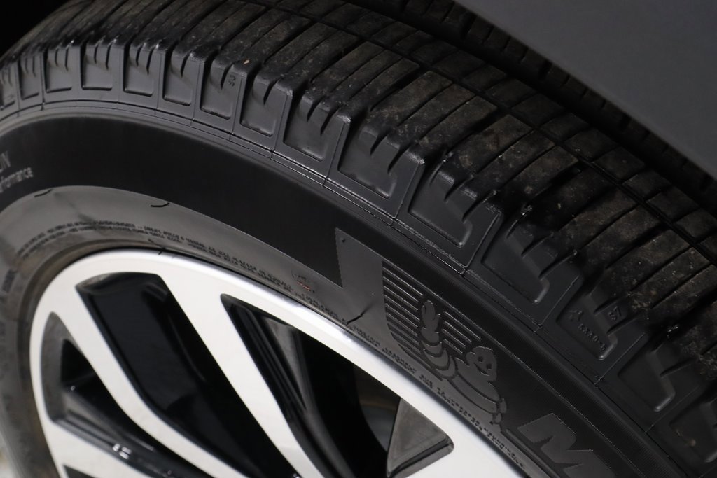 Certified 2024 Ford Explorer ST-Line w/ Class IV Trailer Tow Package image 21