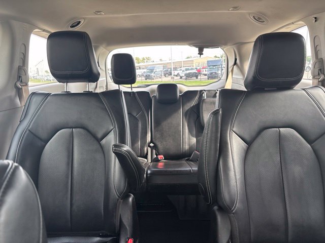 Used 2024 Chrysler Pacifica Limited FWD image 30