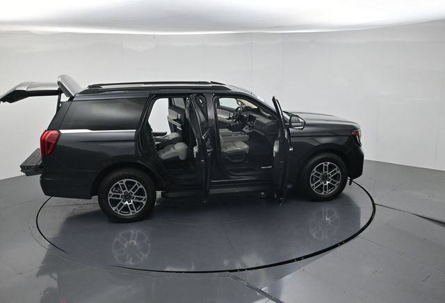 Certified 2025 Ford Expedition Active AWD/4WD image 50