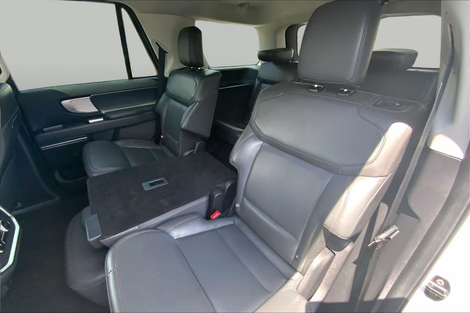 Certified 2025 Ford Expedition Active AWD/4WD image 21
