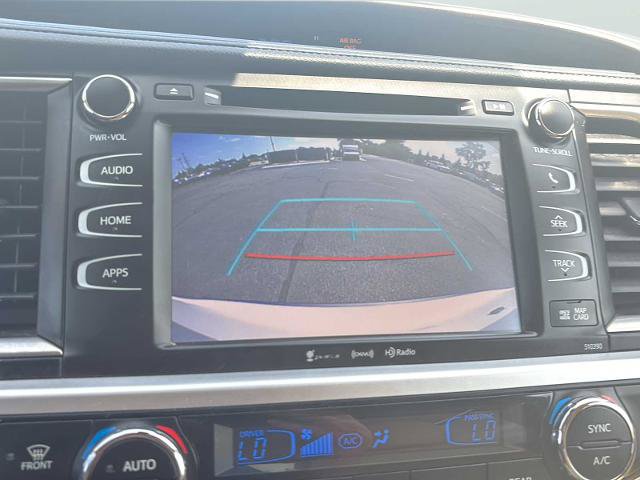 Used 2019 Toyota Highlander XLE AWD/4WD image 26