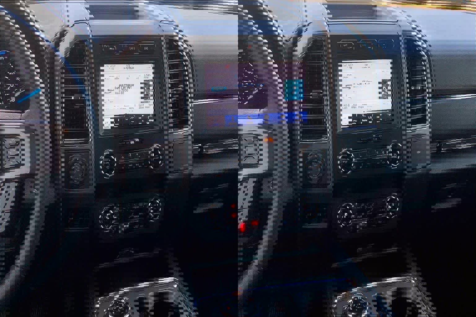 Certified 2019 Ford Expedition XLT w/ Equipment Group 202A image 8