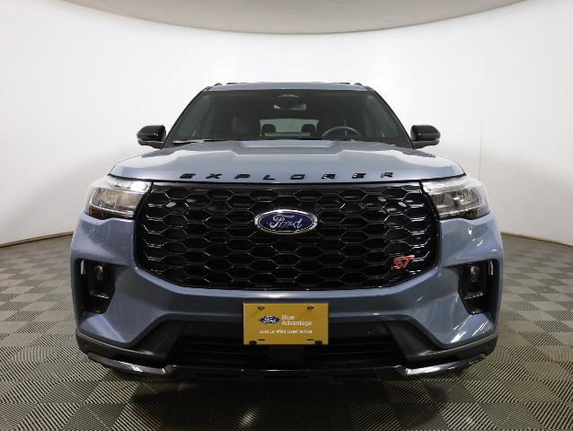 Certified 2025 Ford Explorer ST AWD/4WD image 3