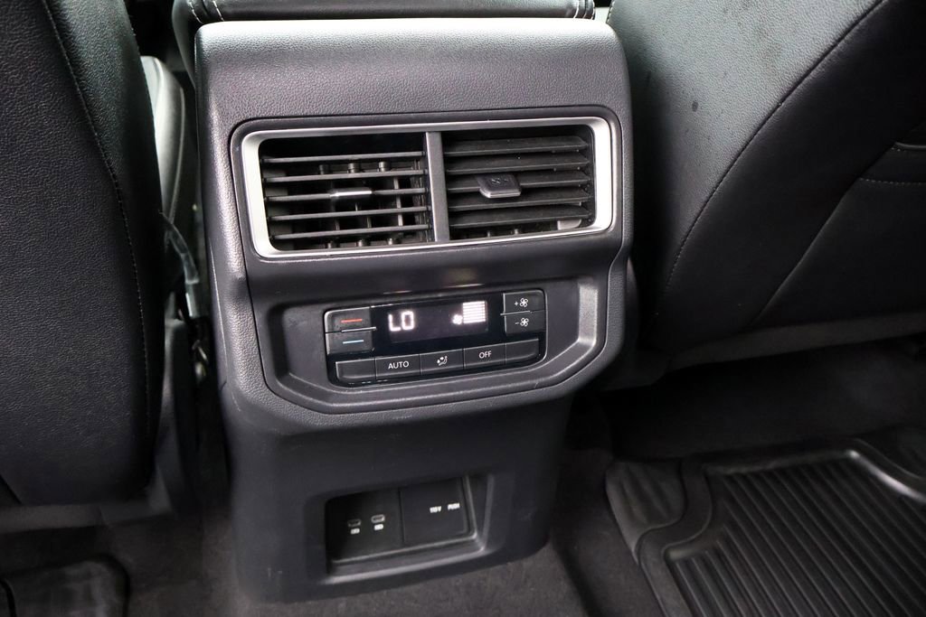 Used 2025 Volkswagen Atlas SE FWD image 27