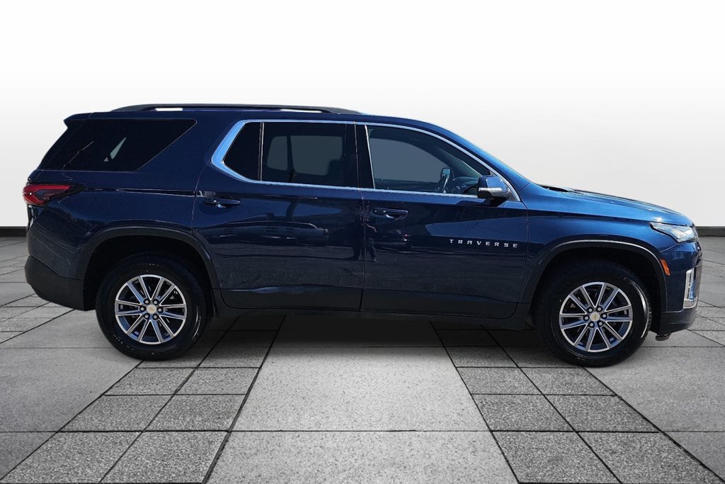 Used 2023 Chevrolet Traverse LT FWD image 4