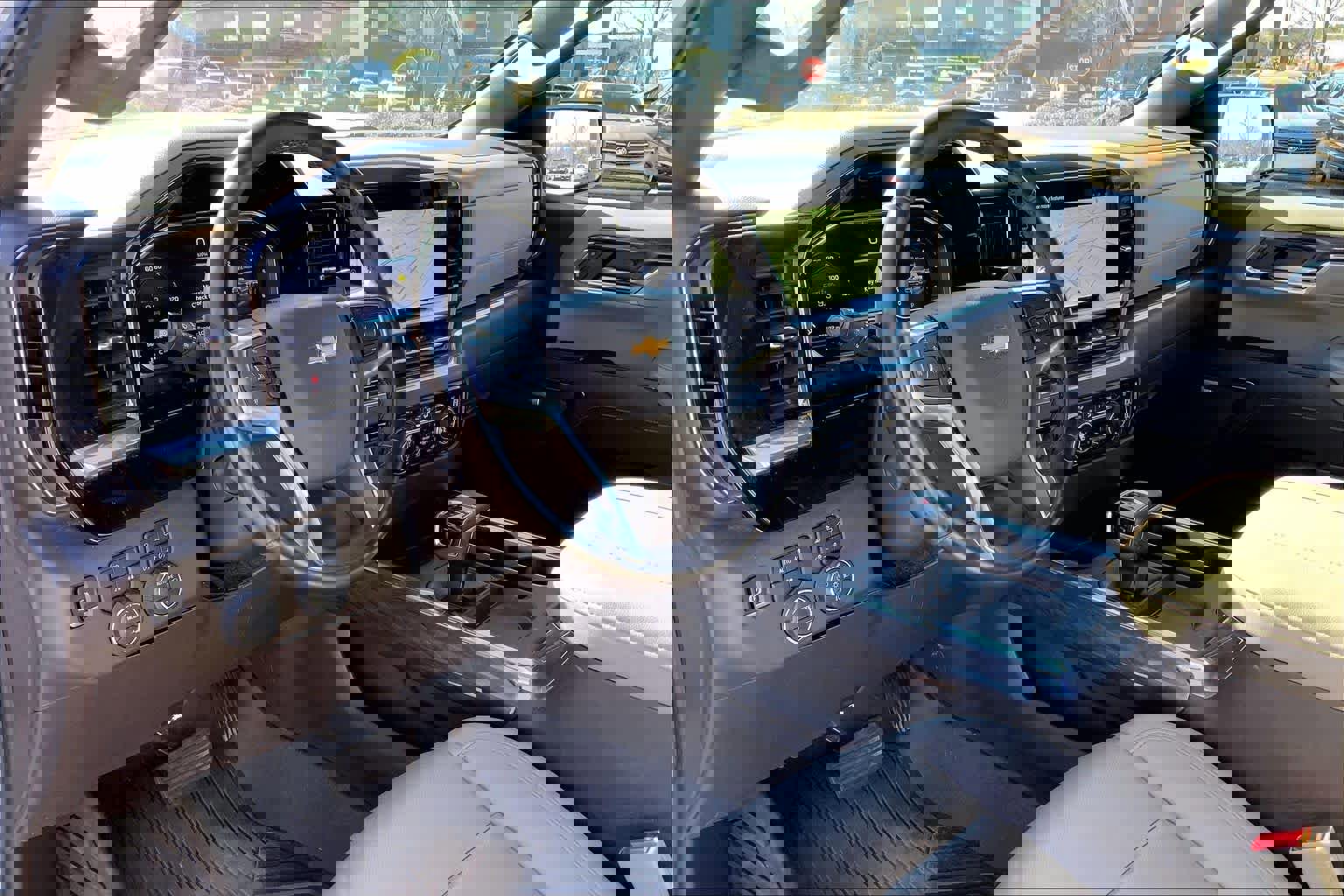 Used 2024 Chevrolet Silverado 1500 LTZ image 17