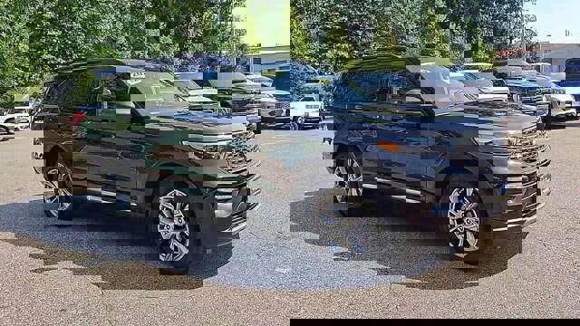 Certified 2022 Ford Explorer XLT w/ Equipment Group 202A image 12