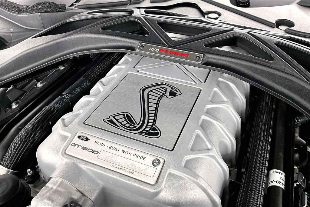 Certified 2022 Ford Mustang Shelby GT500 w/ Carbon Fiber Track Pack RWD image 31