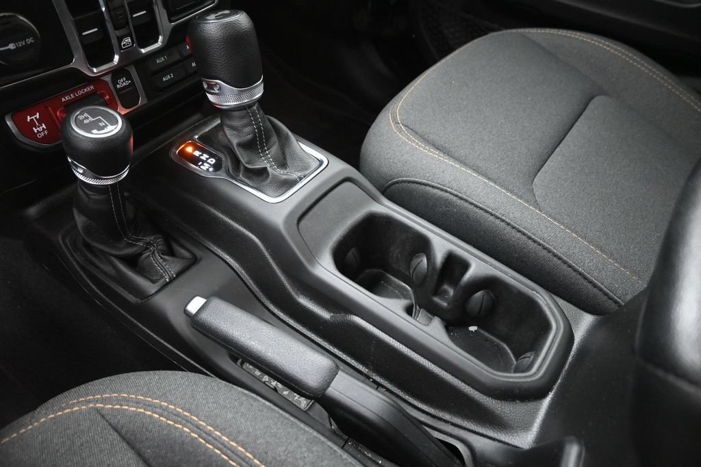 Used 2024 Jeep Wrangler Unlimited Sport AWD/4WD image 30