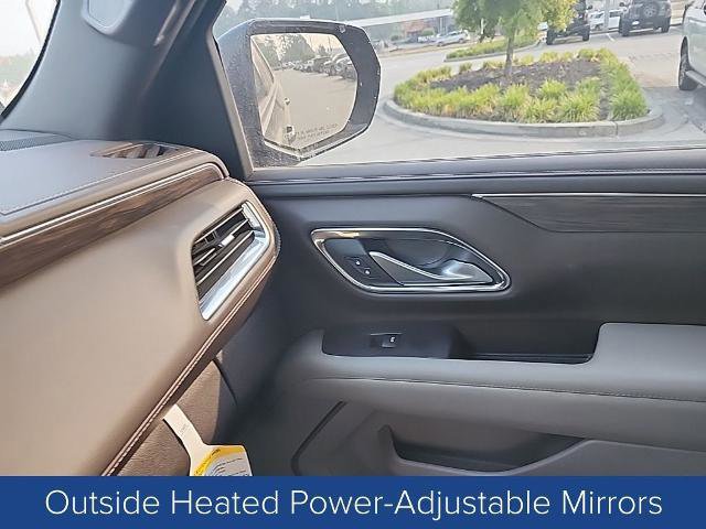 Used 2022 Chevrolet Tahoe Z71 w/ Luxury Package AWD/4WD image 12