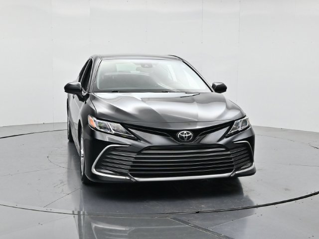 Used 2024 Toyota Camry LE FWD image 4