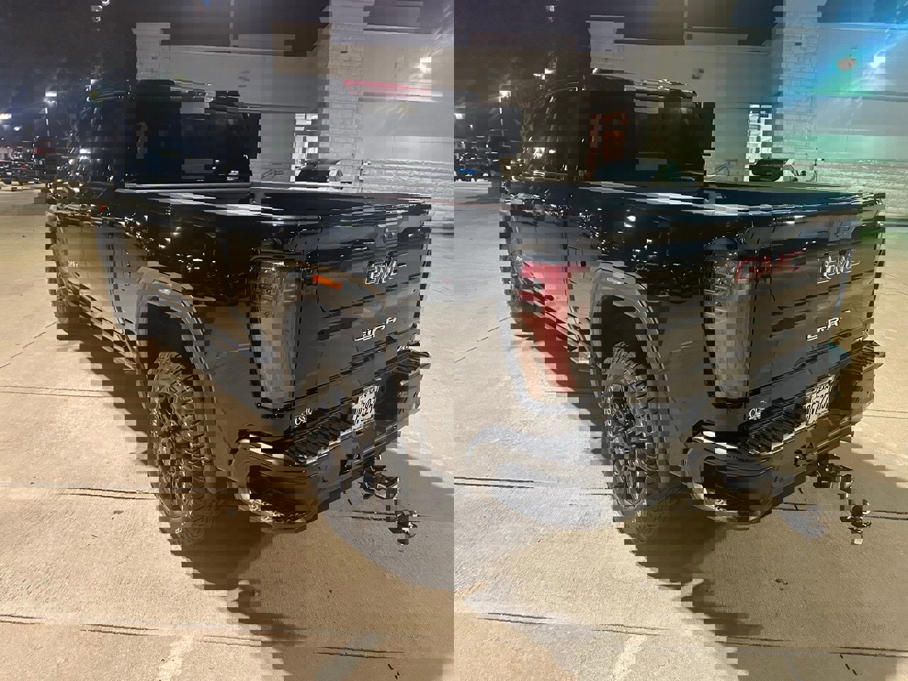 Used 2024 GMC Sierra 2500 AT4 w/ AT4 Premium Plus Package image 3