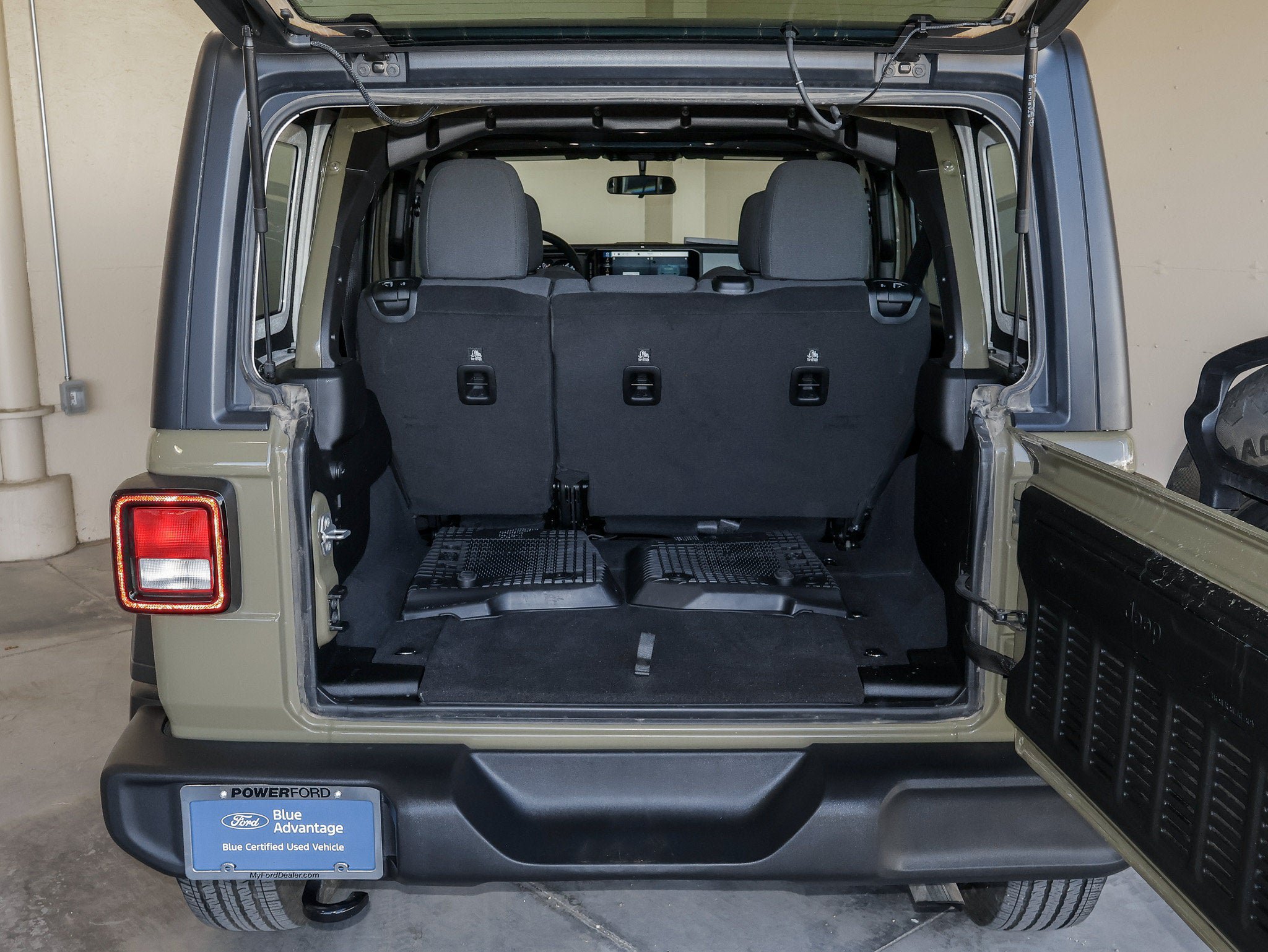 Used 2025 Jeep Wrangler Unlimited Sport AWD/4WD image 47