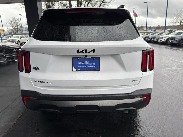 Used 2025 Kia Sorento SX image 4