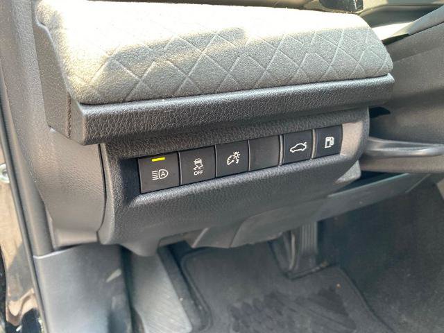Used 2025 Toyota Camry XLE FWD image 17